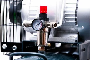 JAGER GERMAN SPRĘŻARKA POWIETRZA TŁOKOWA KOMPRESOR TŁOKOWY OLEJOWY 200L 8BAR 549L/Min 400V Mocna Rzecz SPRĘŻARKA TŁOKOWA KOMPRESOR 200L 3kW - Sprężarki i kompresory - miniaturka - grafika 6