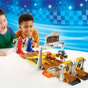 Fisher Price Blaze zestaw Wyścig w błocie GVG53 - Tory, garaże, parkingi - miniaturka - grafika 9