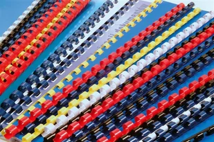 Argo Grzbiet plastikowy 10mm niebieski 100szt. Grzbiet plast 10 nieb - Grzbiety do bindownic - miniaturka - grafika 3