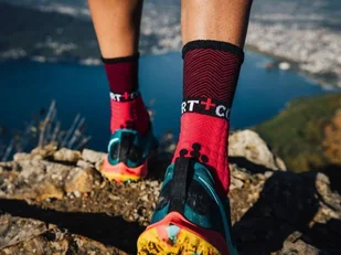Compressport Skarpetki biegowe zimowe PRORACING SOCKS WINTER TRAIL czerwono-czarne - Skarpetki sportowe męskie - miniaturka - grafika 4