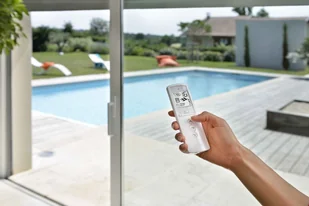 Somfy Pilot 16 kanałowy TELIS 16 biały RTS 2401100 - Akcesoria do bram - miniaturka - grafika 2