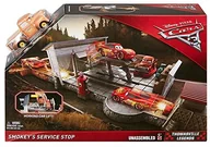Samochody i pojazdy dla dzieci - Disney Pixar Cars 3  Smokey LED's usługi stop Playset FCX92 - miniaturka - grafika 1