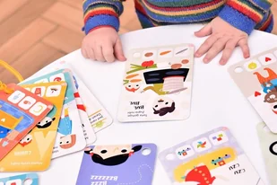 CzuCzu Książeczka Obserwacyjna Mój Rok 73395 - Zabawki interaktywne dla dzieci - miniaturka - grafika 3