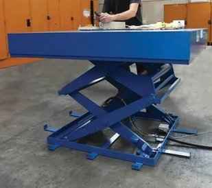 432 43268369 Podnośnik nożycowy udźwig 500 kg wymiary platformy 900x600 mm wysokość podnoszenia 900 mm) 68369-uniw - Stoły warsztatowe - miniaturka - grafika 6