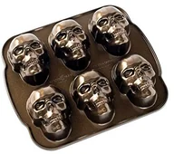 Formy do ciast - Nordic Ware forma do pieczenia mufinek w kształcie trupich czaszek 89448 - miniaturka - grafika 1