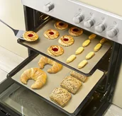 Formy do ciast - WENKO Folia do pieczenia 33x20x0,2 cm, 2 szt. - miniaturka - grafika 1