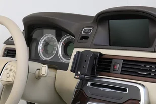 Brodit AB Uchwyt do Samsung Galaxy S20+ z wbudowanym kablem USB oraz ładowarką samochodową 721191 - Uchwyty samochodowe do telefonów - miniaturka - grafika 3