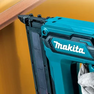 Makita akumulatorowa sztyfciarka 15-35mm, 18V Li-Ion 2x3,0Ah [DFN350RFJ] DFN350RFJ - Gwoździarki i zszywacze - miniaturka - grafika 2