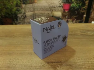 NAJEL Mydło z Aleppo z olejem z czarnuszki - Aleppo Soap Black Cumin Oil Mydło z Aleppo z olejem z czarnuszki - Aleppo Soap Black Cumin Oil - Szampony do włosów - miniaturka - grafika 3