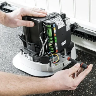 Somfy Napęd do bramy przesuwnej Slidy Moove 600 8m/600kg ZESTAW 2401546 - Napędy i siłowniki do bram - miniaturka - grafika 4