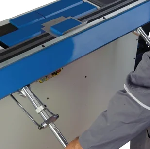 Metallkraft Magnetyczna zaginarka z pedałem MBM 1250 maks szerokość robocza 1250mm ciśnienie ustalające 6T - Giętarki - miniaturka - grafika 4