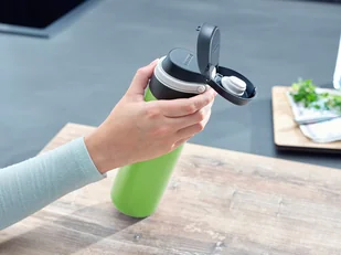 Leifheit Kubek termiczny Flip 600 ml kiwi 03277 - Kubki termiczne - miniaturka - grafika 3