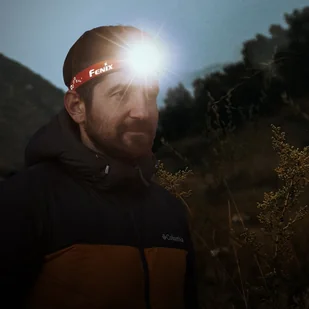 Fenix Latarka diodowa HL18R-T czołówka czerwona 039-476 - Latarki - miniaturka - grafika 7