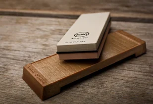 King Kamień wodny King KW-65 Gradacja 1000/6000 z podstawą KW-65 HT-65) - Ostrzałki do noży King Kamień wodny King KW-65 Gradacja 1000/6000 z podstawą KW-65 HT-65) - Ostrzałki do noży - miniaturka - grafika 6