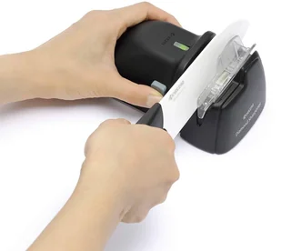 Kyocera Kompaktowa Ostrzałka Do Noży Ceramicznych - Ostrzałki do noży - miniaturka - grafika 4