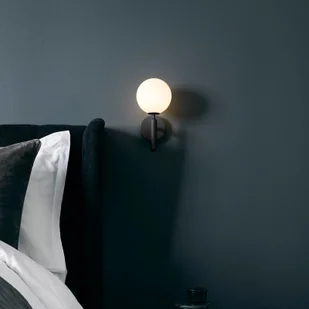 Nuura Aps Nuura Miira Wall kinkiet szary/biały - Lampy ścienne - miniaturka - grafika 2