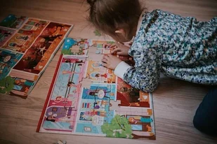 Janod Dzieci Puzzle Dance Academy 100 sztuk gry edukacyjne umiejętności motoryczne i koncentracja etui z uchwytem wykonane we Francji i certyfikowane przez FSC-zielone atramenty od 6 lat, J02616 J02616 - Puzzle - miniaturka - grafika 6