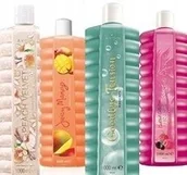 Zestawy kosmetyków damskich - Avon Zestaw płynów do kąpieli 4x1000 ml. - miniaturka - grafika 1