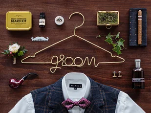 Party Deco Metalowy wieszak Groom złoty - 1 szt. WI2-019ME - Wesele i ślub - miniaturka - grafika 2