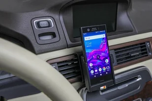 Brodit AB Uchwyt do Sony Xperia XZ1 Compact z wbudowaną ładowarką samochodową do profesjonalnego montażu 727007 - Uchwyty samochodowe do telefonów - miniaturka - grafika 3