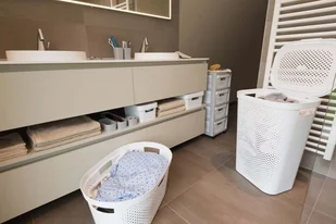 Curver Kosz na pranie do magla Infinity 40L biały Recycled 245673 - Kosze na bieliznę - miniaturka - grafika 3