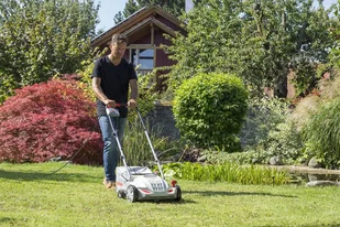 Ikra MOGATEC Germany IEVL 1532 WERTYKULATOR DO TRAWY AREATOR 2w1 + 2 WAŁKI MOC 1500W | OB-IKRIEVL1532 - Wertykulatory i aeratory - miniaturka - grafika 6