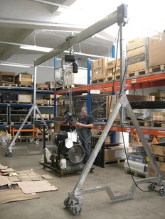 999 Suwnica aluminiowa składana z kołami koła gumowe udźwig 1000 kg szerokość belka 4,23m wys dla pracy wciągarki 2,23-3,50 m) 99977427 77427-uniw - Wciągarki - miniaturka - grafika 6