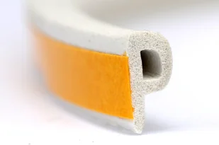 Stomil Sanok USZCZELKA DO OKIEN I DRZWI EPDM TYP P BIAŁA 6M 76751 ZYSKAJ RABAT 30 ZŁ 76751 - Akcesoria do okien - miniaturka - grafika 3