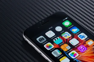 movear 2 szt. Szkło Hartowane 3D Apple iPhone 8 / 7 (4.7") na Cały Ekran GLASS mSHIELD 3D PRO czarne pyłoszczelne pełny klej A0I87G3P14ABK2 - Szkła hartowane na telefon - miniaturka - grafika 9