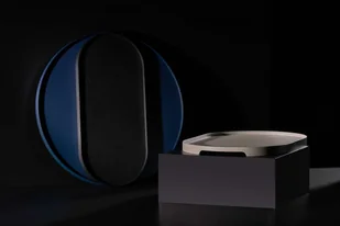 ZONE Denmark ZONE Denmark SINGLES Metalowa Podstawka - Tacka Okrągła 35 cm Jasnoszara 332038 - Tace i patery - miniaturka - grafika 4