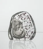 Kryształy - Crystal Julia Skałka przycisk kryształowy z wizerunkiem dziewczynki 3394 - miniaturka - grafika 1