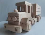 Wyposażenie pokoiku dziecięcego - SKARBONKA Drewniana Ciężarówka - - miniaturka - grafika 1