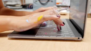 Moshi ClearGuard 12 Nakładka na klawiaturę MacBook 12 (EU layout) 99MO021912 - Części i akcesoria do laptopów - miniaturka - grafika 12