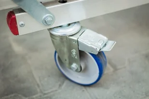 Faraone 996 99675064 Drabina magazynowa jezdna z wejściem jednostronnym wysokość robocza 4,23m) 75064-uniw - Drabiny Faraone 996 99675064 Drabina magazynowa jezdna z wejściem jednostronnym wysokość robocza 4,23m) 75064-uniw - Drabiny - miniaturka - grafika 19