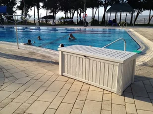 Keter Skrzynia ogrodowa KETER Rockwood Box, kremowa, 155x72x64 cm, 570 l - Pojemniki na zabawki - miniaturka - grafika 4