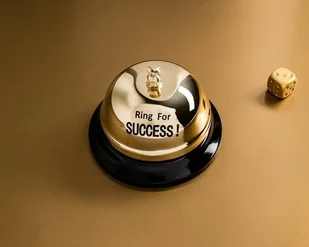 Gadget Master Biurkowy dzwonek na SUKCES (Ring for SUCCESS!) - Gadżety dla niej i dla niego - miniaturka - grafika 2