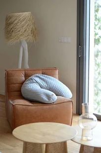 Beaba Beaba Ergonomiczna poduszka rogal dla kobiet w ciąży i karmiących Big Flopsy Fleur de coton Heather grey solution-bc-7601-0 - Poduszki do karmienia - miniaturka - grafika 4