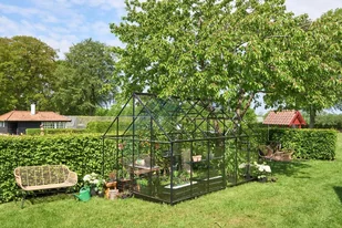 HALLS szklarnia ogrodowa Qube+ 812 - (9,9 m2; 2,61 x 3,85 m), czarna + baza, SZKŁO HARTOWANE - Szklarnie ogrodowe - miniaturka - grafika 13