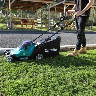 Makita DLM432CT2 2x18V - Kosiarki - miniaturka - grafika 2