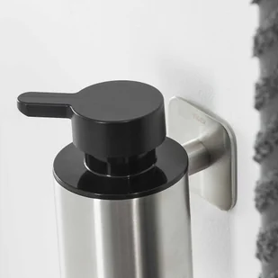 Tiger Colar Dozownik wiszący stal nierdzewna szczotkowana 1313430946 - Mydelniczki i dozowniki mydła - miniaturka - grafika 3