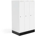 Meble do szkół i przedszkoli - AJ Produkty Szafka do szatni 03, 3 moduły, 3 drzwi, 1340x900x550 mm, biały, z podstawą - miniaturka - grafika 1