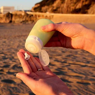 Humangear Podróżna silikonowa butelka na płyny Humangear GoToob+ M - aqua HG3164-E - Butelki dla niemowląt - miniaturka - grafika 9