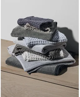 Blomus Ręcznik BLOMUS Magnet Caro, grafitowy, 100x50 cm - Dywaniki łazienkowe - miniaturka - grafika 4