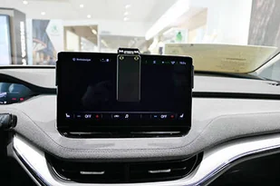 Brodit AB Wzmocniony ProClip na tablet do Skoda Enyaq IV 2021-2022 213573 - Akcesoria do tabletów i e-booków - miniaturka - grafika 7