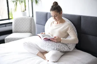 Motherhood Kojec, Szare Gałązki - Poduszki do karmienia - miniaturka - grafika 11