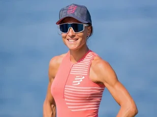 Compressport Triathlonowa koszulka kompresyjna damska TRI POSTURAL TANK TOP różowa - Koszulki sportowe męskie - miniaturka - grafika 3