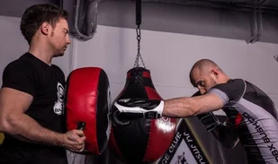 DBX Bushido DUŻA TARCZA TRENINGOWA XXL - PROFILOWANA 75x35x16 cm BIAŁA - Tarcze i łapy - miniaturka - grafika 3