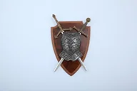 Repliki - akcesoria - Denix SA TARCZA Z PÓŁPANCERZEM I DWOMA MIECZAMI MODEL 506 506 - miniaturka - grafika 1