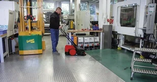 Haaga 697 ( OO-OTHHA697 ) - Zamiatarki - miniaturka - grafika 5