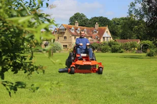 Ariens APEX 52" ZERO-SKRĘT TRAKTOREK OGRODOWY KOSIARKA SAMOJEZDNA SPALINOWA DO TRAWY 132cm KAWASAKI 23KM PREMIUM V-TWIN - Kosiarki traktorki - miniaturka - grafika 14
